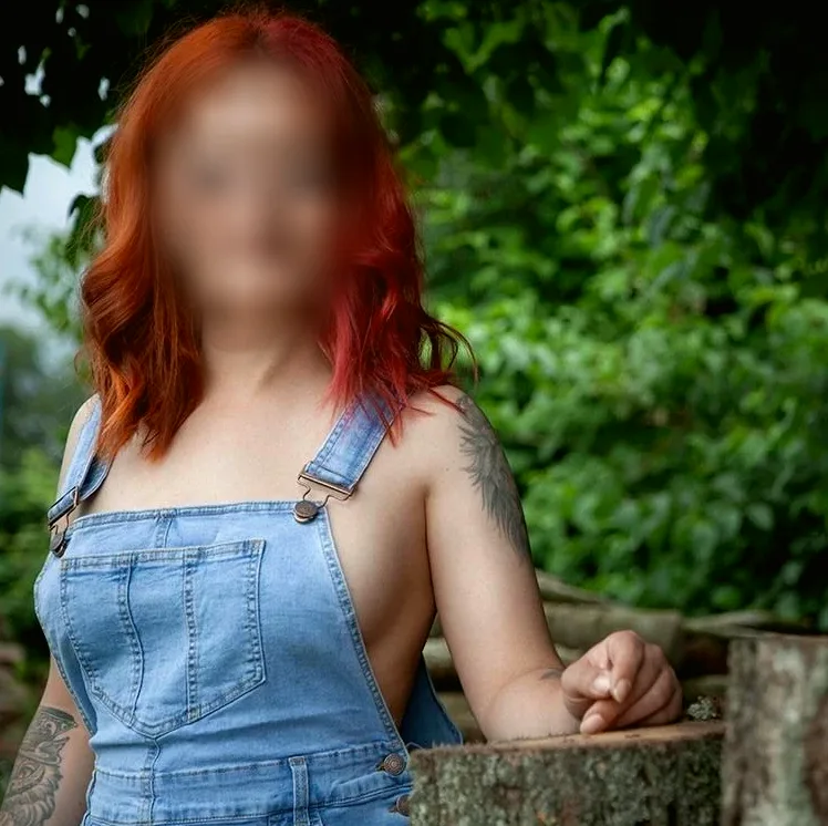 Catriona, 33