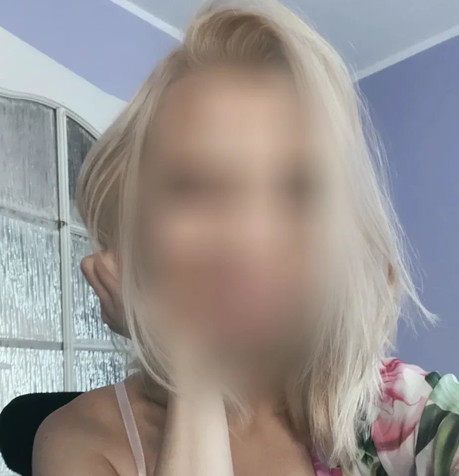 Karolina, 31