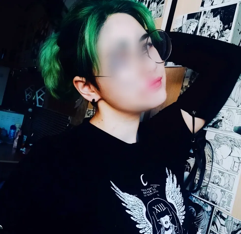 Kelly, 22