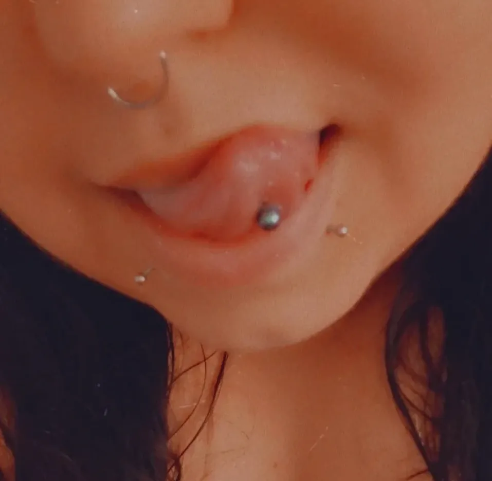Nicola, 30