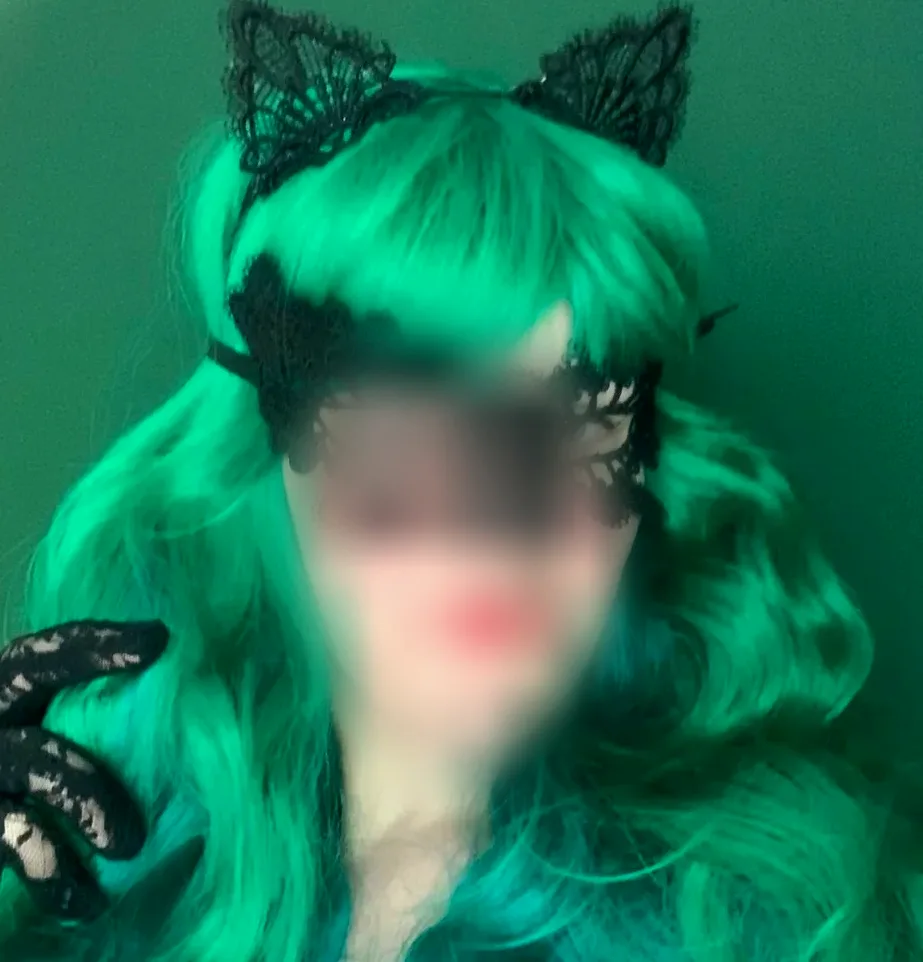 Skye, 24