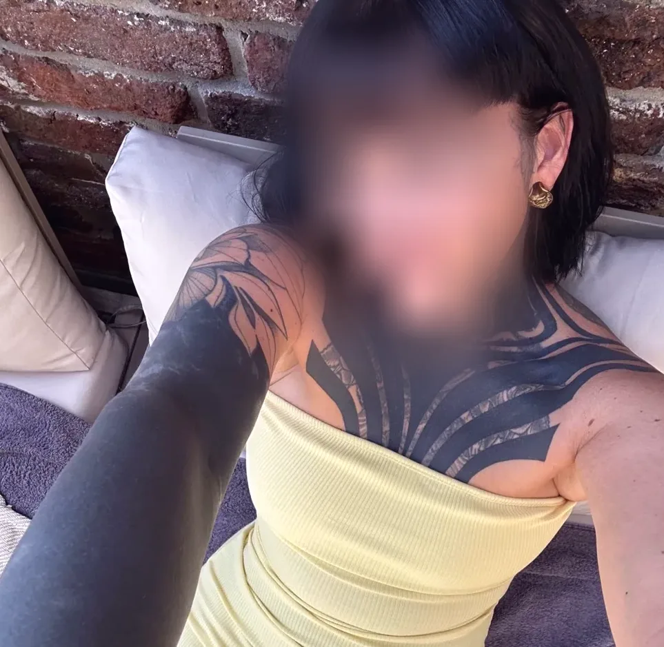 Sofia, 35